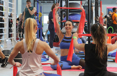 Esercizi yoga con elastici 